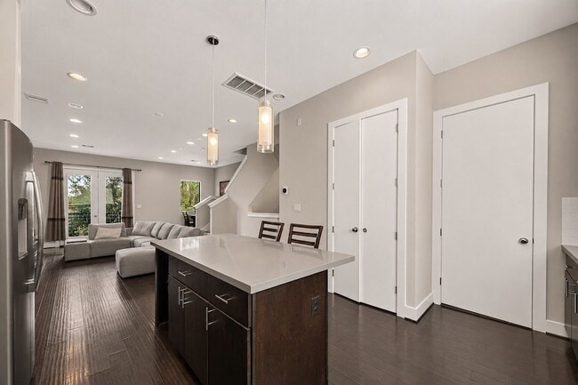 Photo - 1615 Milby St