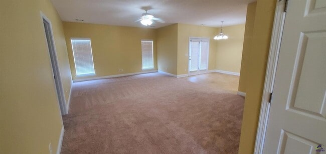 Photo - 213 Merlot Dr