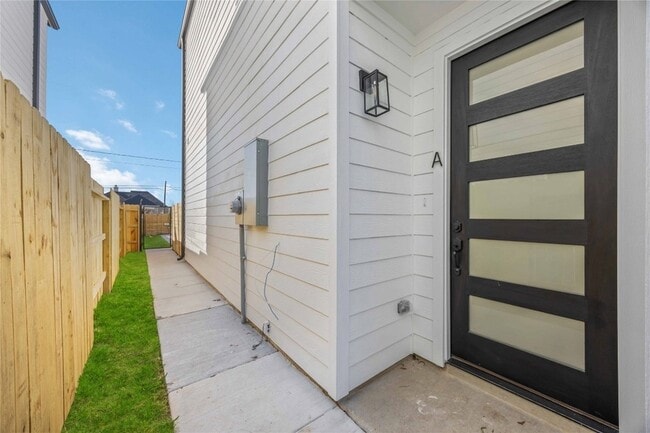 Photo - 1466 Ferguson Way Unit B
