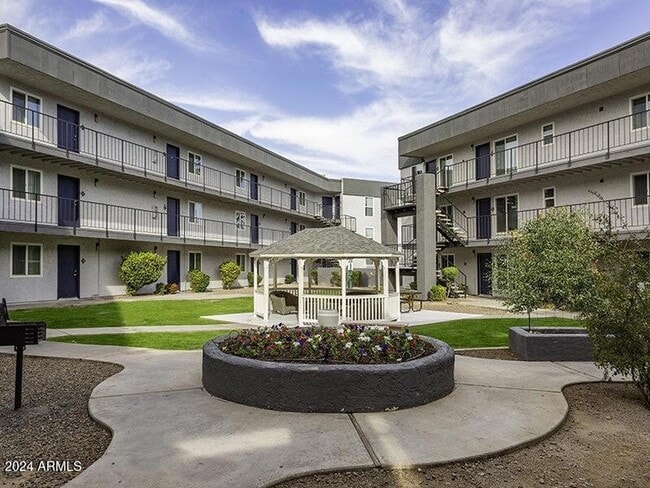 Building Photo - 1651 S Dobson Rd Unit 21