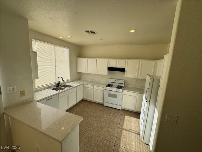 Photo - 2721 Pan Pacific Rd