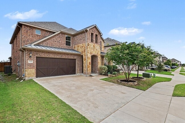 Building Photo - 2317 Willow Garden Dr