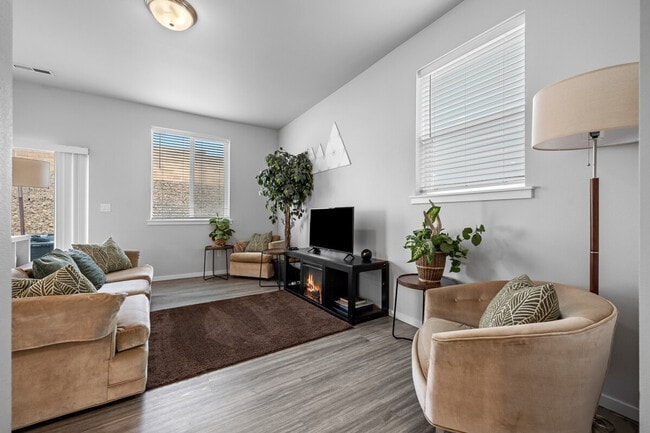 Building Photo - 5324 Remington Dr Unit SI ID1324039P