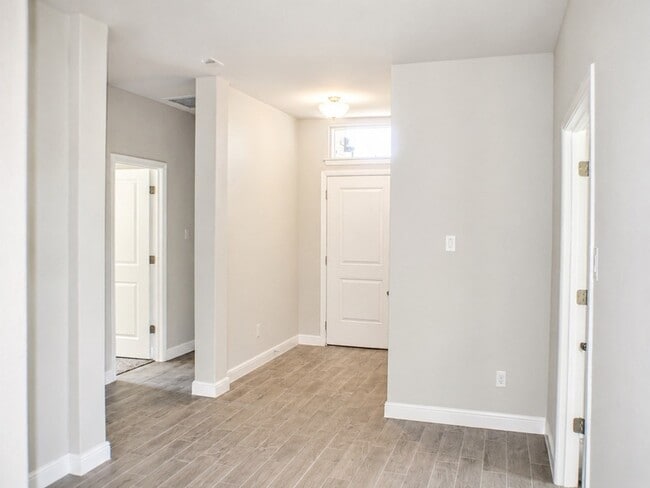 Photo - 270 Irish Moss Dr