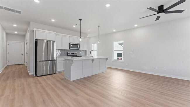 Photo - 1718 Cuppett Cir