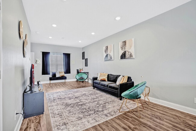 Building Photo - 541 New S Dr Unit SI ID1390881P