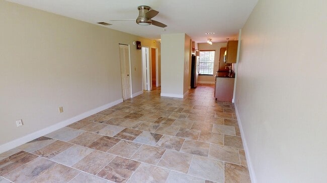 Photo - 1527 Waldorf Cir NE