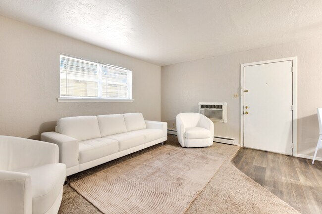 Photo - Regency Apartments