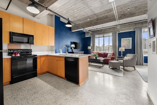 Building Photo - 710 Colorado St Unit 6E