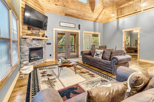 Building Photo - 2485 Waldens Creek Rd Unit ID1321884P