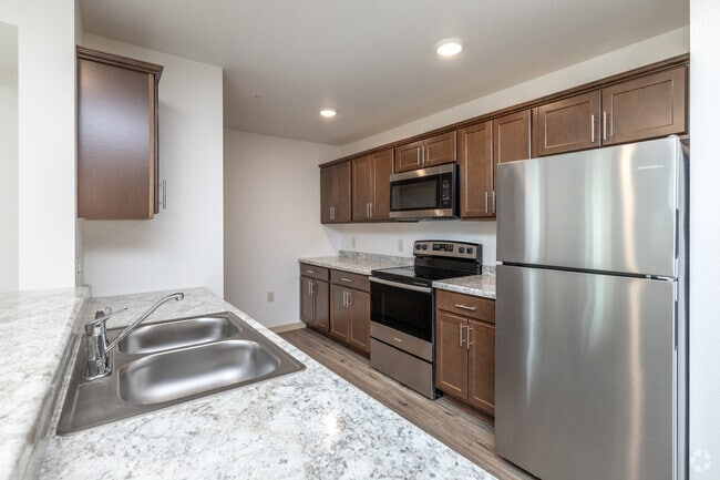 2BR, 1BA - 1,080SF - Kitchen - West Lake Meadows