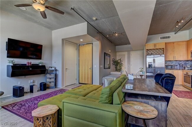 Photo - 353 E Bonneville Ave