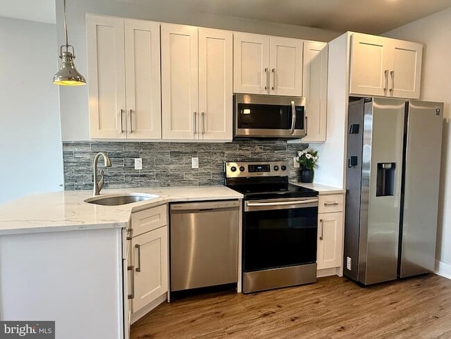 Photo - 2425 Frankford Ave