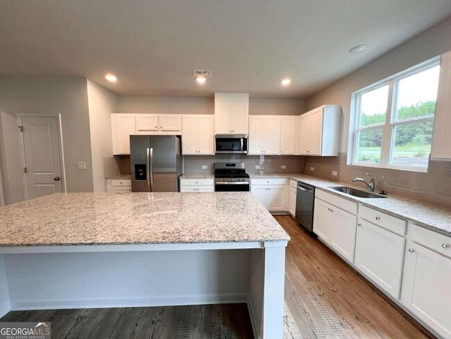 Photo - 250 Pt Pl Dr