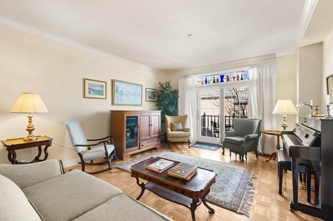 Photo - 207 Shearwater Ct W