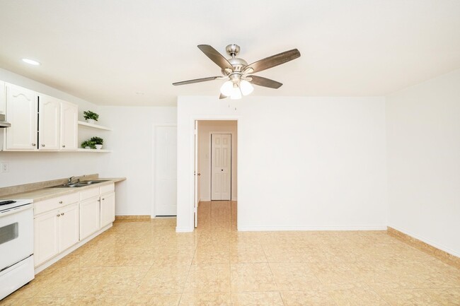 Photo - 1005 Andrew Ave