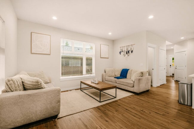 Building Photo - 3213 Grand Blvd Unit ID1334337P