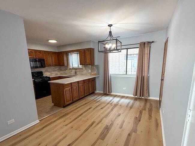 Photo - 8504 W Catherine Ave