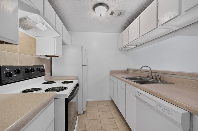 Photo - 6120 Cypress Point Dr