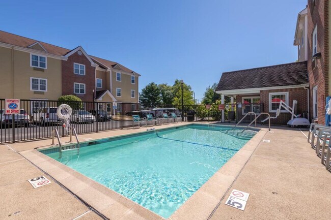 Photo - 30 International Pl Unit SI ID1039512P