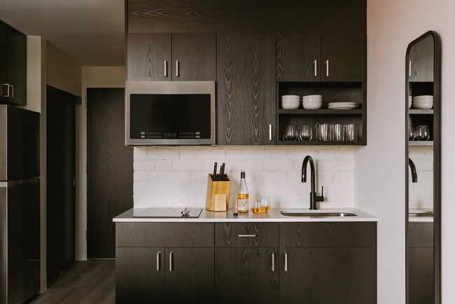 Photo - 77 9th St E Unit SI ID1459967P