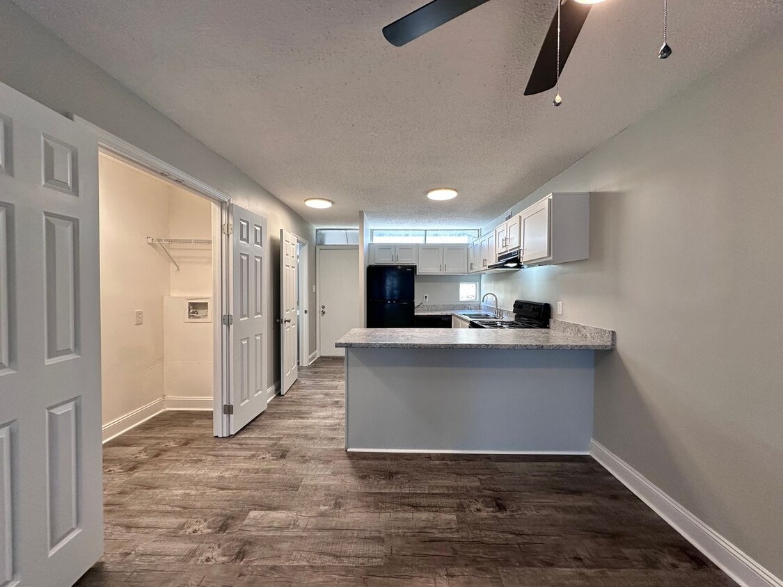 Floor Plan - 2 Bdrm Townhouse Premium Remodel