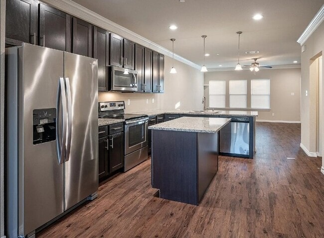 Photo - 117 Springtree St