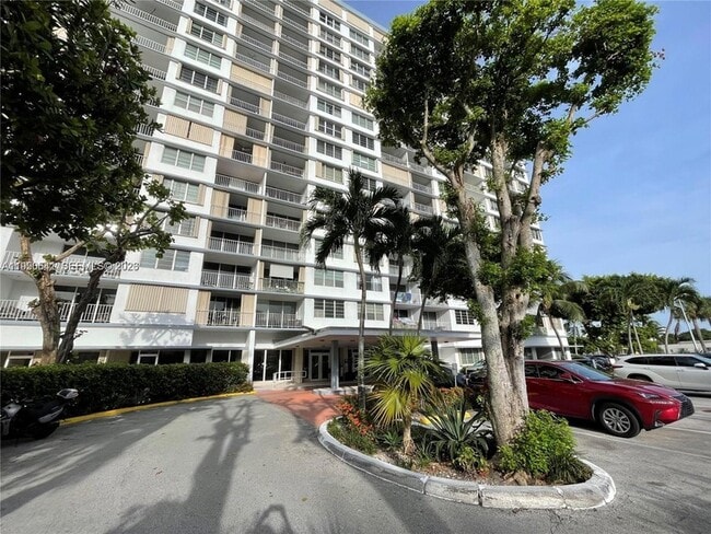 Building Photo - 1865 79th Street Causeway Unit 2L