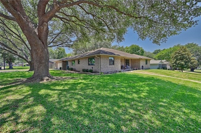 Photo - 1600 Pecan St