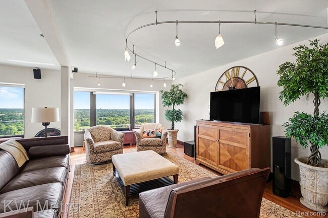 Photo - 5000 Town Center Unit 2906