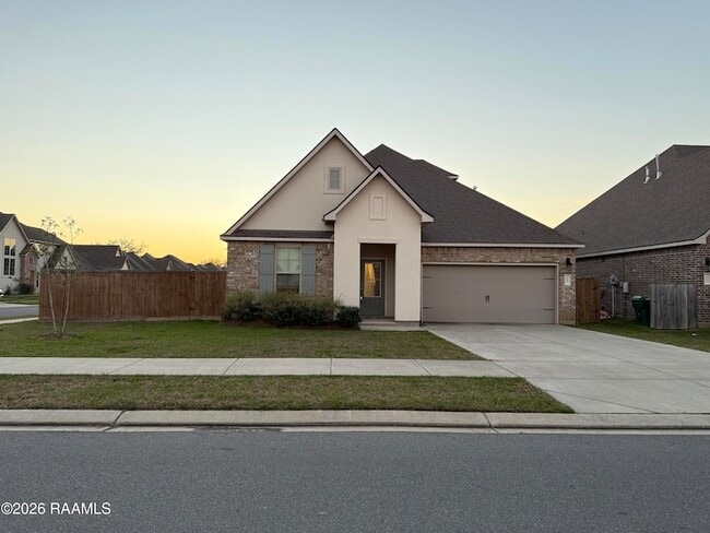 Building Photo - 401 Eastwood Dr