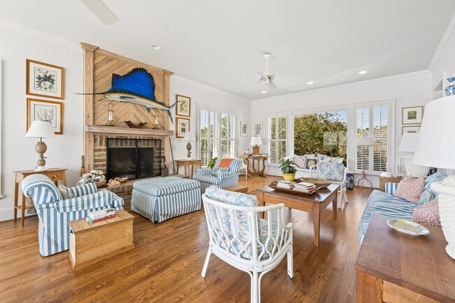 Building Photo - 886 Debordieu Blvd Unit ID1253775P