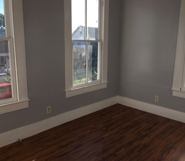 Photo - 2806 Avenue M 1/2