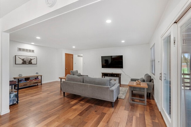 Photo - 1010 Providence Rd Unit SI ID1472908P