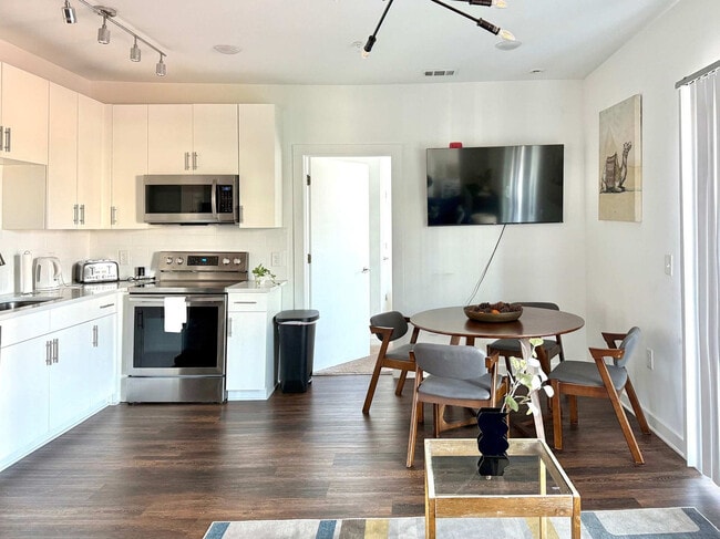 Photo - 542 Boulevard NE Unit ID1299420P