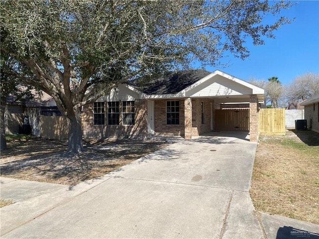 Building Photo - 3105 E Laurel St