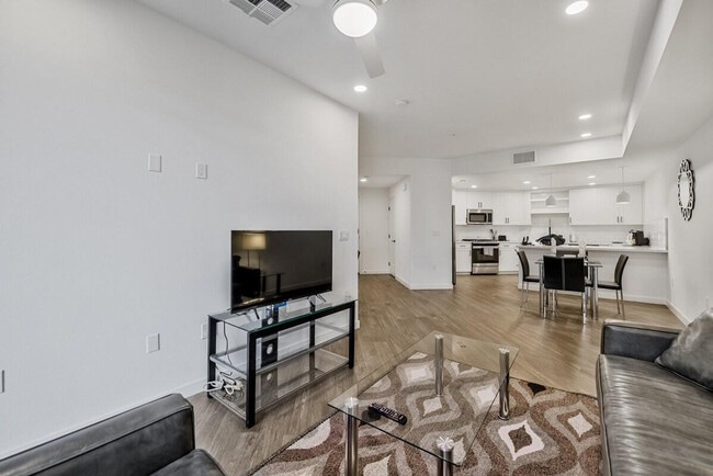 Photo - 375 Camino De La Reina Unit SI ID1039835P