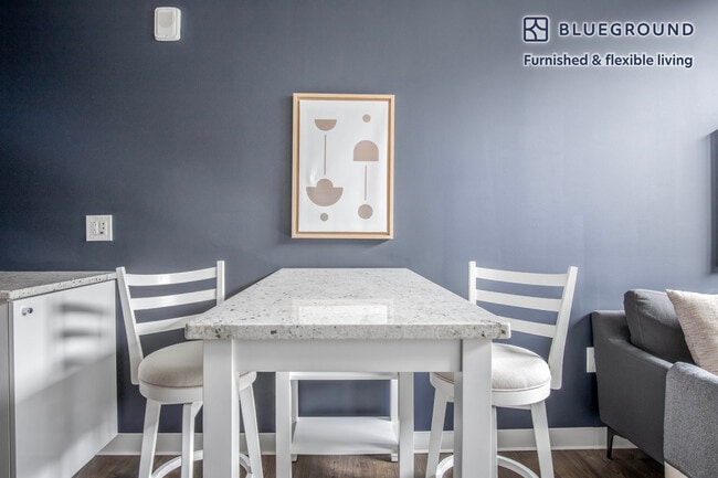 Photo - 5 Glassworks Ave Unit SI FL1-ID869