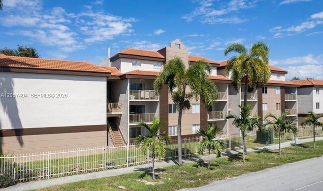 Building Photo - 15201 SW 80th St Unit 207
