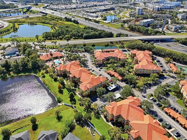 Photo - 5447 Vineland Rd Unit 1205