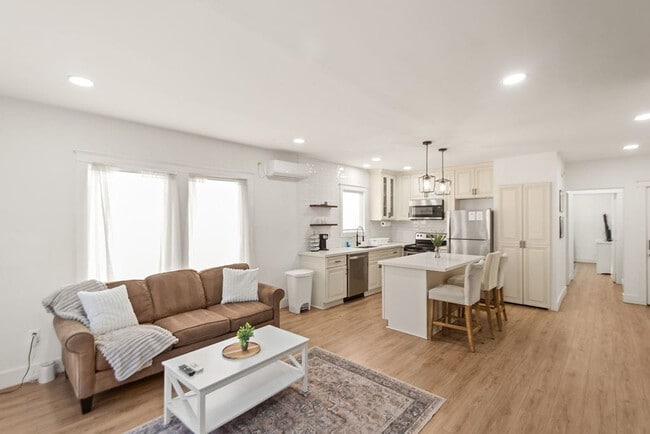 Photo - 102 Lockwood Dr Unit SI ID1609779P