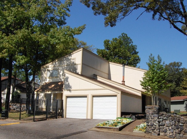 Building Photo - Flairwood Apartments