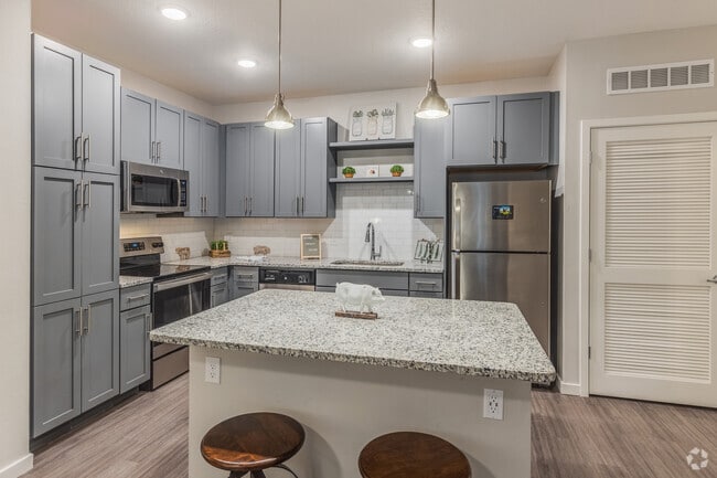 1BR, 1BA, - 810SF - Sonceto
