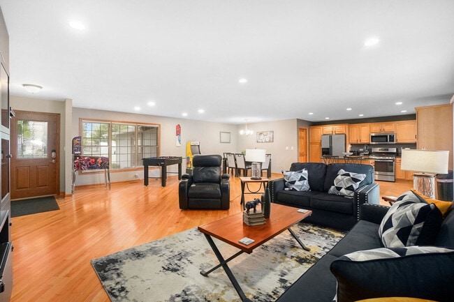 Photo - 255 Banbury Ave Unit SI ID1285054P