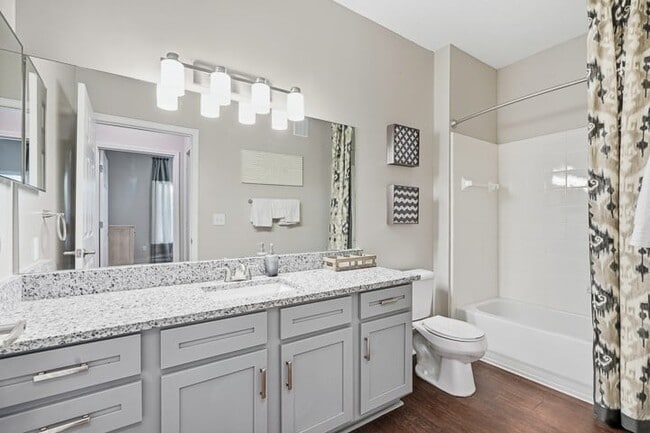 Photo - The Glen at Alexander Apartments