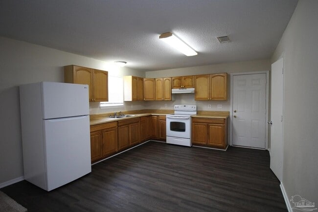 Photo - 1911 W Gonzalez St