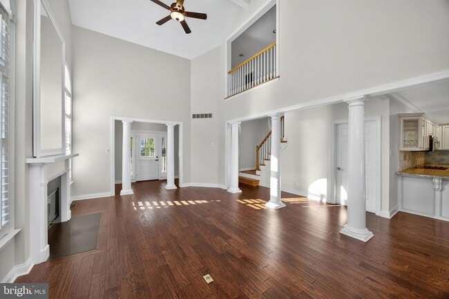 Photo - 563 Gramercy Ln