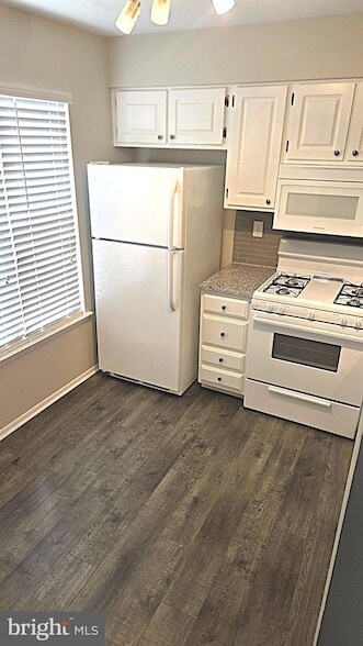 Photo - 560 Shetland Ct