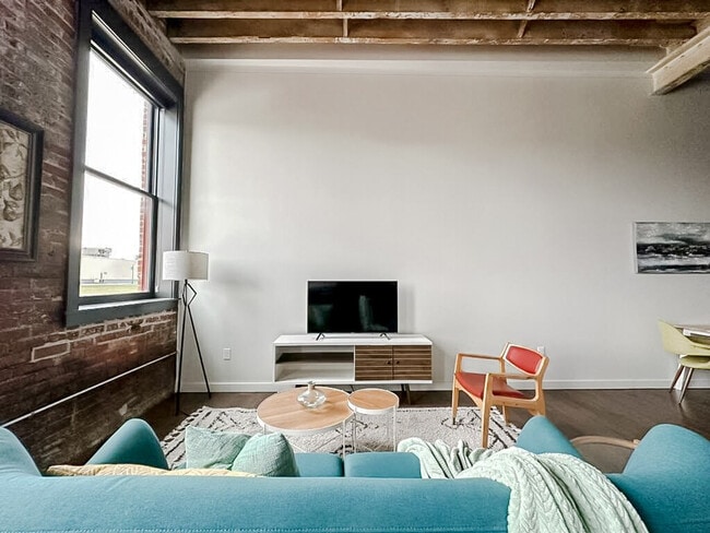 Photo - 604 W 4th St N Unit ID1352444P