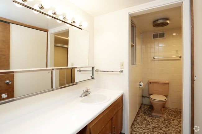 Bathroom - Century House